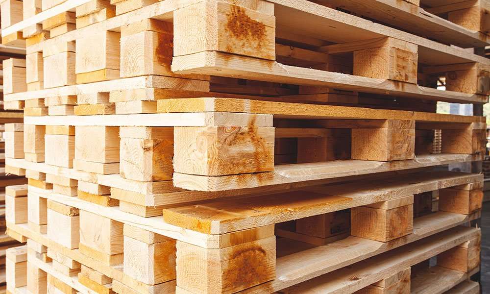 Heat treated wood pallet compliant with ISPM 15 export standards