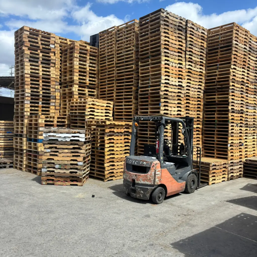 Pallet supplier Los Angeles warehouse and pallet yard